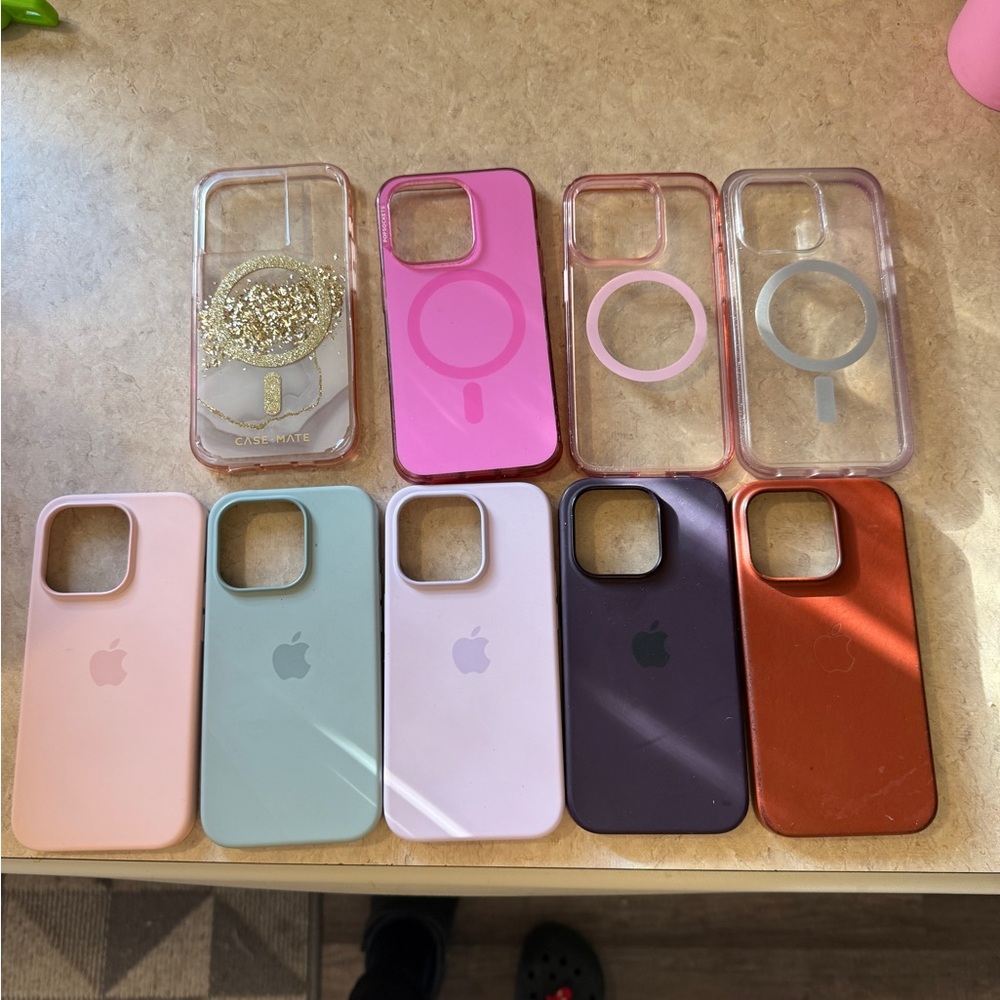9 iPhone 14 Pro cases.